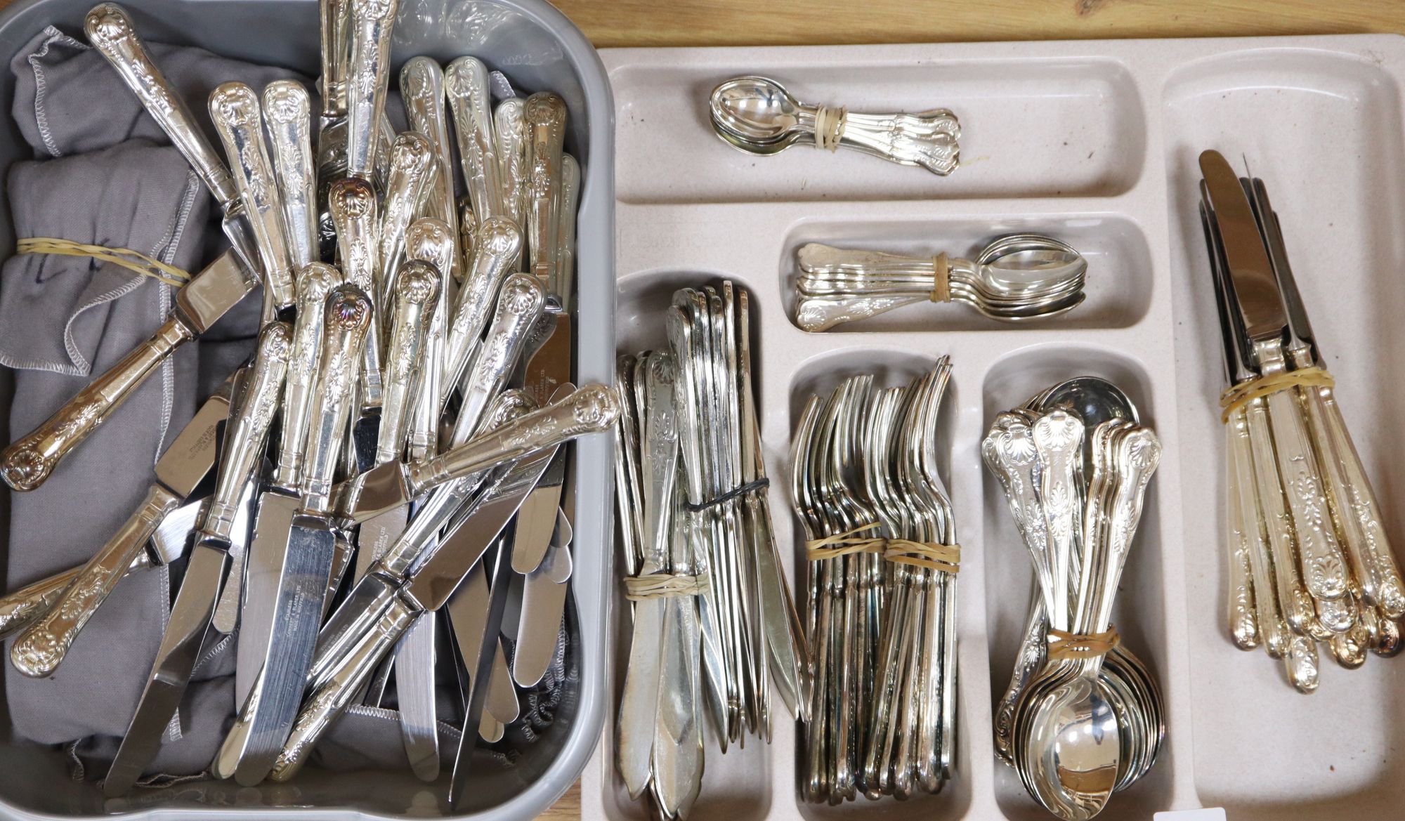 A quantity of mixed plated flatware
